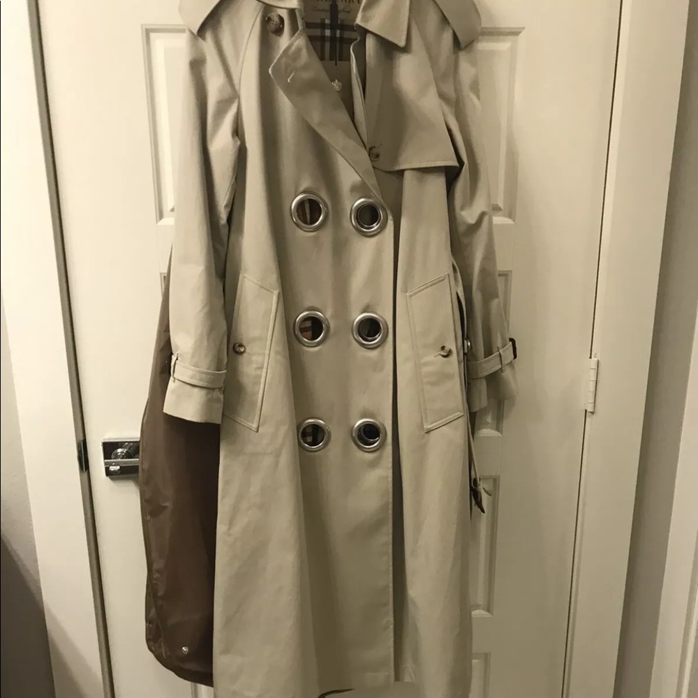 Burberry Trench coat US 2 NWT